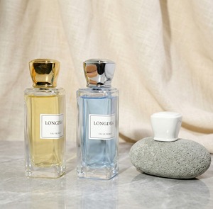 Botella de Perfume de Vidrio Transparente Vacía de Lujo, Diseño Cuadrado Plano Personalizado de Fábrica, 30ml 50ml 75ml 80ml - Product Image 4
