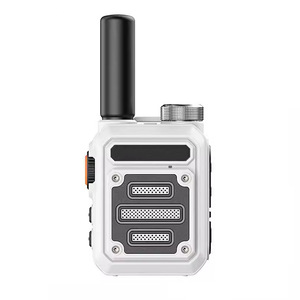 Walkie Talkie Source G63 Mini de 8W, IP54 Resistente al Agua, Dispositivo de Comunicación para Exteriores, Alcance de 3km a 5km, Verde Militar, Caqui, Gris - Product Image 3