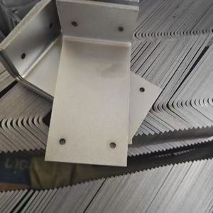 قطع معدنية مخصصة من مورد كايزينزي، دعامة رف نحاسية معدنية مختومة، حشية للدعم والتثبيت - Product Image 1