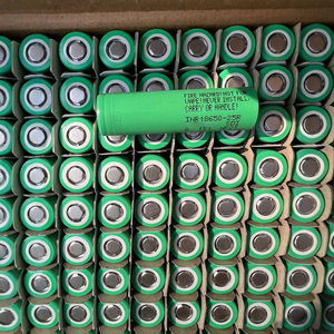 Original Samsung <span class=keywords><strong>INR</strong></span> 18650 <span class=keywords><strong>25R</strong></span> 2500mAh 20A Lampe de poche Batteries au lithium-ion Cylindres cylindriques de qualité supérieure - Product Image 3