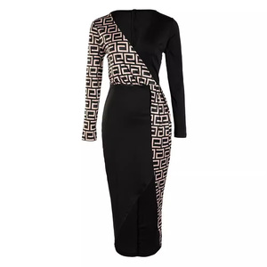 Conjunto de Falda Midi de Cintura Alta, Vestido Negro Ajustado de Manga Larga con Cuello en V y Diseño de Paneles para Oficina - Product Image 4