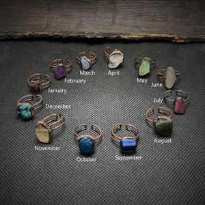 Bagues en pierre de cristal plaqué bronze réglables, pierres brutes irrégulières aux vertus curatives, bagues vintage à pierre de naissance, bijoux hip-hop - Product Image 1