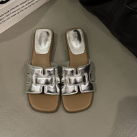 Mules plates de luxe pour femmes à bout carré et découpes, sandales à enfiler pour le quotidien, chaussures et pantoufles pour femmes