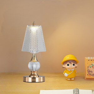 Lednightlight 유럽 배터리 작동 철제 책상 램프 (터치 컨트롤 스몰 사이즈 포함) 독서실-모던 심플 웜 라이트 - Product Image 5