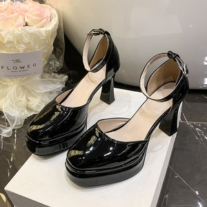 <span class=keywords><strong>Chaussures</strong></span> à talons super hauts pour femmes en petit demi Baotou Style français Mary Jane plate-forme imperméable grande taille mariage Sexy pour l'été - Product Image 6