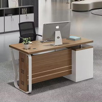 Bureau d'ordinateur simple pour le travail ou l'étude, table de direction en bois moderne, bureau et chaises, mobilier de poste de travail