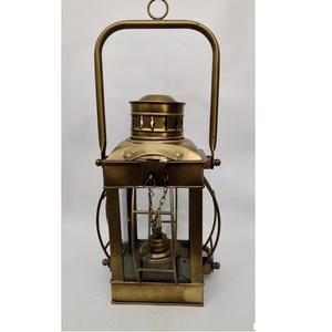 Lanterne en laiton au design unique et vintage, porte-bougie décoratif pour la maison, le jardin, les restaurants, les hôtels et les événements, à vendre - Product Image 1