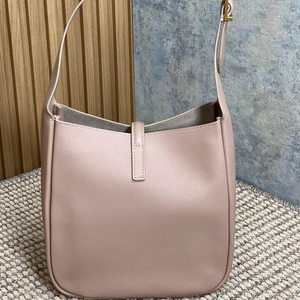 Bolso minimalista de alta calidad, diseño minimalista de negocios para mujer, estilo profesional elegante. - Product Image 1