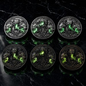 Moneda Conmemorativa de Cerberus en Relieve 3D Personalizada, Plata Fina .999, Esmalte Verde, Moneda del Guardián del Submundo para Regalo de Lujo - Product Image 2