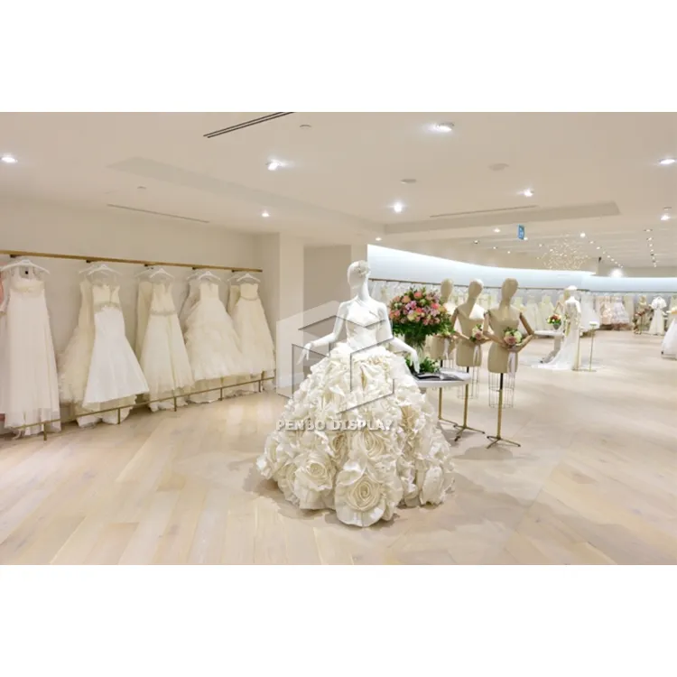 Présentoir de vêtements pour robes de mariée, en or brillant, au Design intérieur, vitrine pour robes de mariée