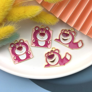 Caliente dibujos animados lindo Oso de fresa esmalte encanto para hacer pendiente llavero COLLAR COLGANTE DIY accesorios de joyería artesanal - Product Image 1