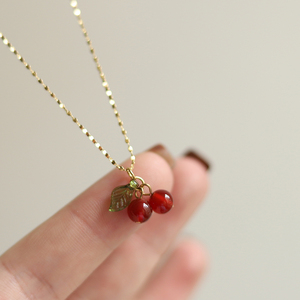 Collier tendance en acier inoxydable pour femme, pendentif cerise en verre, chaîne plaquée or 18 carats motif vague d'eau, pierre principale agate, 18 pouces - Product Image 3