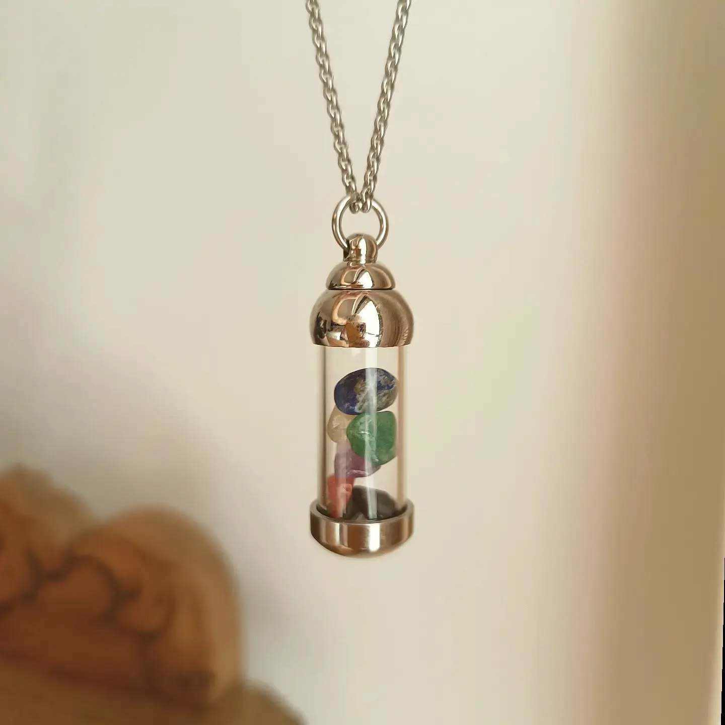 Rid oval pendant necklace