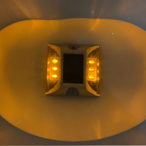 Цена мигающая дорожная панель Ip68 пластиковые маркеры светодиодная Солнечная энергия кошачий глаз дорожный светильник - Product Image 5