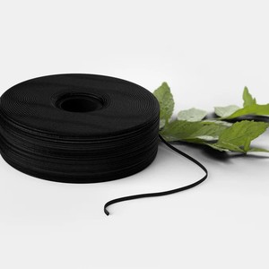 Fil dentaire expansible Burst Menthe Eucalyptus 40 Yards Noir pour l'élimination de la plaque dentaire - Product Image 3