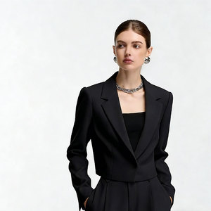 <span class=keywords><strong>Blazer</strong></span> noir sur mesure pour femme, silhouette ample et fluide en tissu lisse, polyvalent pour le soir et le bureau - Product Image 3