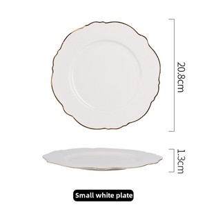 Luxuriöse Keramikteller mit Goldrand und Wellenkante, Rosa und Weißes Geschirr für Hochzeiten, Bankette und Zuhause - Product Image 6