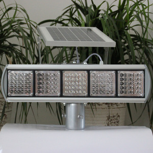 Luz de Advertencia Intermitente Solar con Pantalla LED, Montaje en Poste de Aluminio, IP65, Alerta de Seguridad Vial - Product Image 2