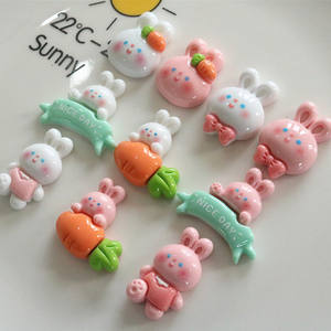 Dessin animé visage lumineux radis <span class=keywords><strong>lapin</strong></span> mignon bricolage <span class=keywords><strong>maison</strong></span> coque de téléphone couvre-chef accessoires Est 4 perles breloques en résine plastique - Product Image 4