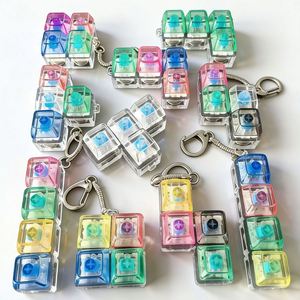 Teclado mecánico iluminado de 4 teclas, cuadrado, de PVC, con botón de descompresión, juguete antiestrés, con luces intermitentes, para aliviar el estrés, bonito - Product Image 4