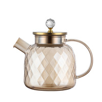 Carafe à eau moderne en verre transparent de 48 oz, écologique, avec couvercle passoire en céramique, pour boissons, thé glacé, limonade, jus, idéale pour les fêtes