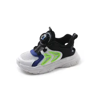 Mode Kinder Sport-Sandalen Sommer Neues Jungs weiche Öse mittlere Größe Mädchen Anti-Rutsch-Strandschuh Tennis-Sneakers für Kinder