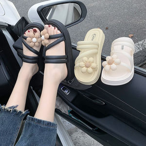 Sandalias Planas para Mujer con Suela Gruesa Antideslizante de Verano Estilo Hada, Pantuflas de Doble Uso para el Ocio, Sandalias Romanas de Flores al por Mayor - Product Image 4