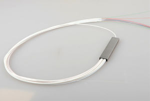 Bon prix 1x2 1x4 1x8 répartiteur PLC 0.9mm 1m répartiteur <span class=keywords><strong>Internet</strong></span> Tube en acier <span class=keywords><strong>sans</strong></span> connecteur SC UPC - Product Image 4