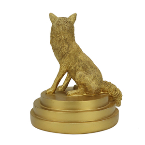 Estatua de Animal de lobo sentado dorado personalizada, adorno de resina con Base Circular para decoración del hogar o ornamentación de la casa del jardín - Product Image 2