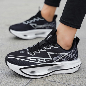 Scarpe da Corsa per Adolescenti, Scarpe da Gara con Piastra in Fibra di Carbonio, Suola Morbida Super Elastica a Quattro Colori, Tessuto Sportivo Leggero in Mesh - Product Image 3