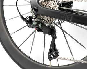 Bicicleta de Carretera de Fibra de Carbono R18 (Versión Racing) en Oferta, 24 Velocidades, Frenos de Disco Hidráulicos, 700c, Cómoda y Ligera - Product Image 4