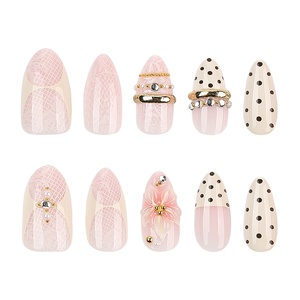 Nouvelles <span class=keywords><strong>Faux</strong></span> <span class=keywords><strong>Ongles</strong></span> Minimalistes à Coller, Pointes d'<span class=keywords><strong>Ongles</strong></span> Réutilisables Courtes Amande 3D Effet Paillettes Dorées - Product Image 5