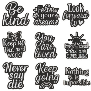 Patchs brodés inspirants avec citations positives, thermocollants, pour loisirs créatifs, 'Soyez gentil, vous êtes aimé', pour vêtements et chapeaux - Product Image 1