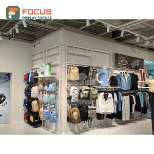 Solución Integral de Tienda: Mueble Exhibidor de Madera para Boutique y Tienda de Ropa - Product Image 5