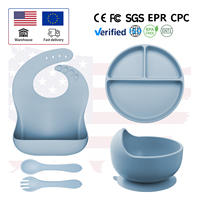 Juego de alimentación de silicona orgánica impermeable de gran venta: babero personalizado y plato con ventosa para bebé, vajilla de silicona para bebé