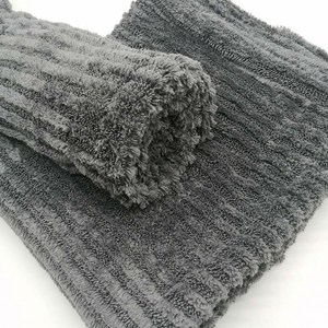 Chiffon de nettoyage en <span class=keywords><strong>tissu</strong></span> torsadé mélangé <span class=keywords><strong>polaire</strong></span> corail 1200 GSM de qualité supérieure, 50x80cm, gris, haute densité, épaisseur premium, pour lavage de voiture et usage domestique - Product Image 2