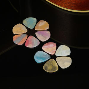 Púas de guitarra de resina de colores, venta al por mayor directa de fábrica, varios colores brillantes opcionales, agarre cómodo para guitarristas - Product Image 3
