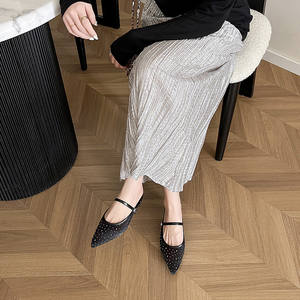 Sandalias de verano: Botines de tacón bajo con abertura frontal y adornos de red brillante, modernos y versátiles para mujer. - Product Image 3