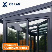 Véranda en aluminium de luxe avec pare-soleil intelligent, maison en verre moderne imperméable et insonorisée pour jardin, terrasse, balcon