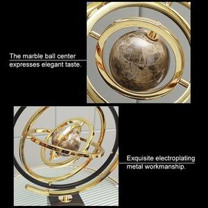 Escultura Decorativa de Anillo Metálico para Mesa con Esfera de Mármol y Detalles en Dorado y Negro para Escritorio de Oficina Premium e Interiores Modernos - Product Image 4