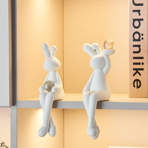 Lapin en résine tenant une boule de cristal, entrée nordique, luxe moderne, créatif, peint à la main, décoration de meuble TV/vin, décoration de chambre à coucher - Product Image 1