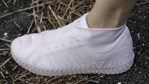 Bottes de pluie imperméables en silicone portables pour le camping, équipement de pluie - Product Image 4
