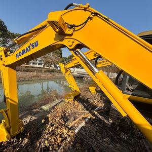 Mini-excavatrice Komatsu PC35MR d'occasion propre et bien entretenue à prix avantageux - Product Image 5