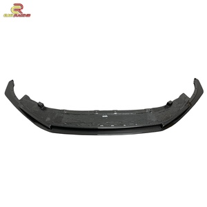 Lame avant en fibre de carbone sèche de haute performance et de style sportif pour Audi R8 2016-2018 - Product Image 1