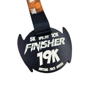 Vps. Fit Virtual Pace Series 19K Finisher เหรียญสังกะสีอัลลอยสีดำชุบด้วยปีกค้างคาวออกแบบรูปร่าง - Product Image 1