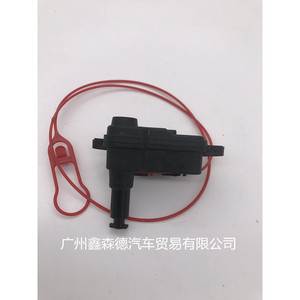 ตัวล็อคฝาถังน้ำมันออดี้ 4L0 862 153 D สำหรับออดี้ Q7 A6LC7 ระบบล็อคกลาง - Product Image 4