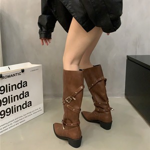 Mode <span class=keywords><strong>bottes</strong></span> hiver nouvelle fille épicée Sexy pointu <span class=keywords><strong>bottes</strong></span> à la mode riveté boucle de ceinture épais talon haut <span class=keywords><strong>bottes</strong></span> femmes chaussures <span class=keywords><strong>2023</strong></span> - Product Image 2