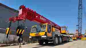 Grue sur camion SANY STC800 d'occasion de 80 tonnes, grue mobile montée sur camion Zoomlion de 80 tonnes d'occasion, modèle 2022 avec peinture d'origine - Product Image 2