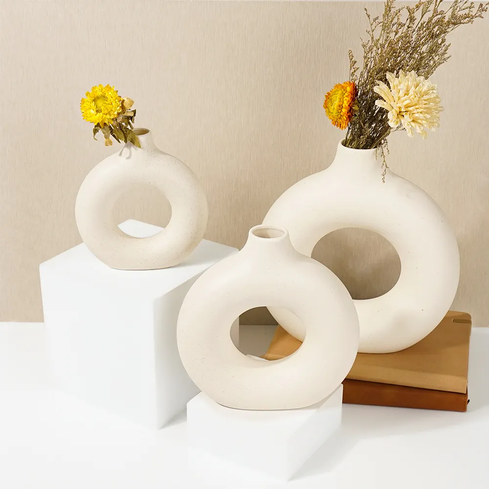 북유럽 현대 가정 장식 장식 예술 말린 꽃꽂이를위한 수제 흰색 원형 세라믹 꽃병