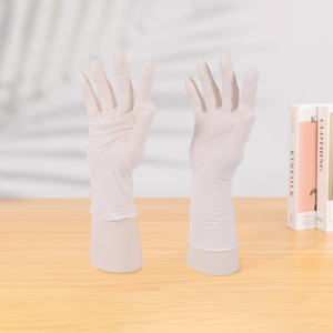 ถุงมือยางลาเท็กซ์แบบใช้แล้วทิ้งยี่ห้อ Pidegree Heartmed ชนิดมีแป้ง สำหรับใช้ในบ้าน - Product Image 1